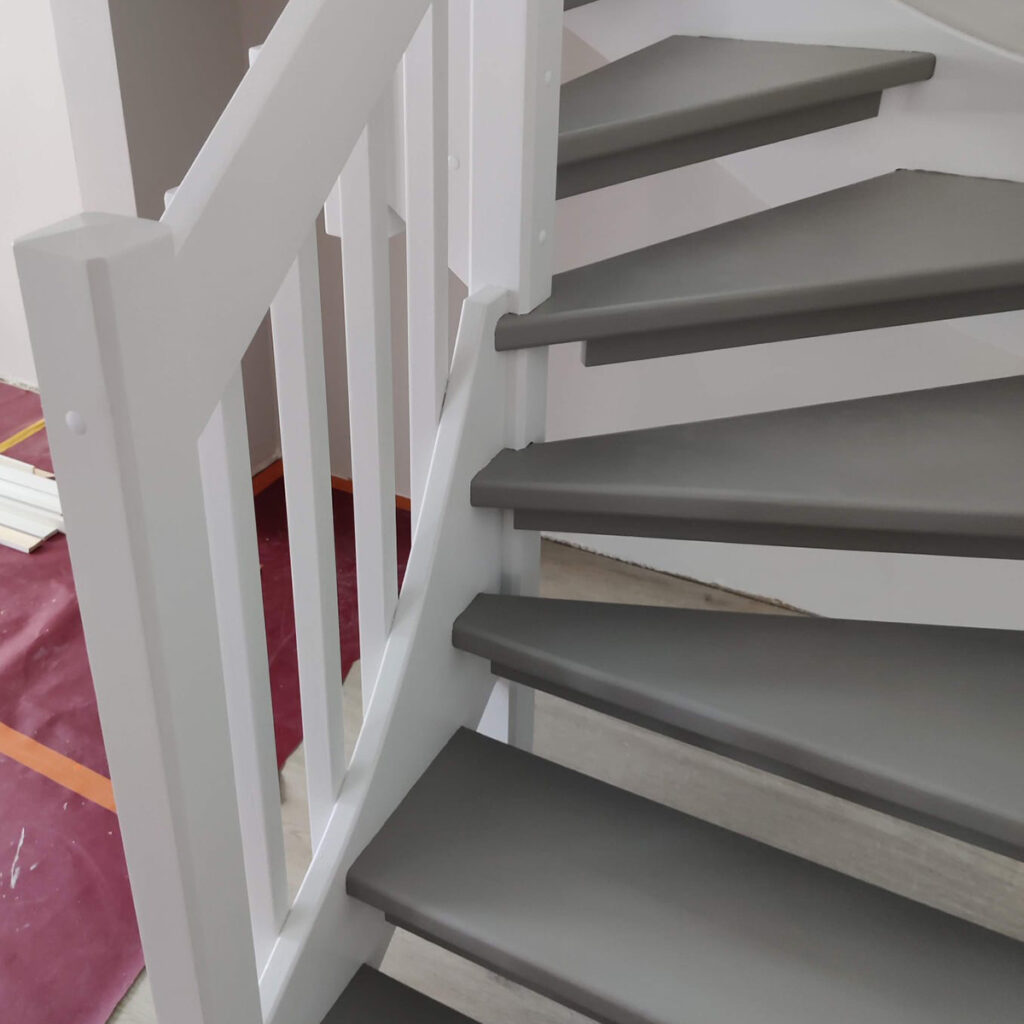 Puu- ja metalliportaat -TH-Portaat