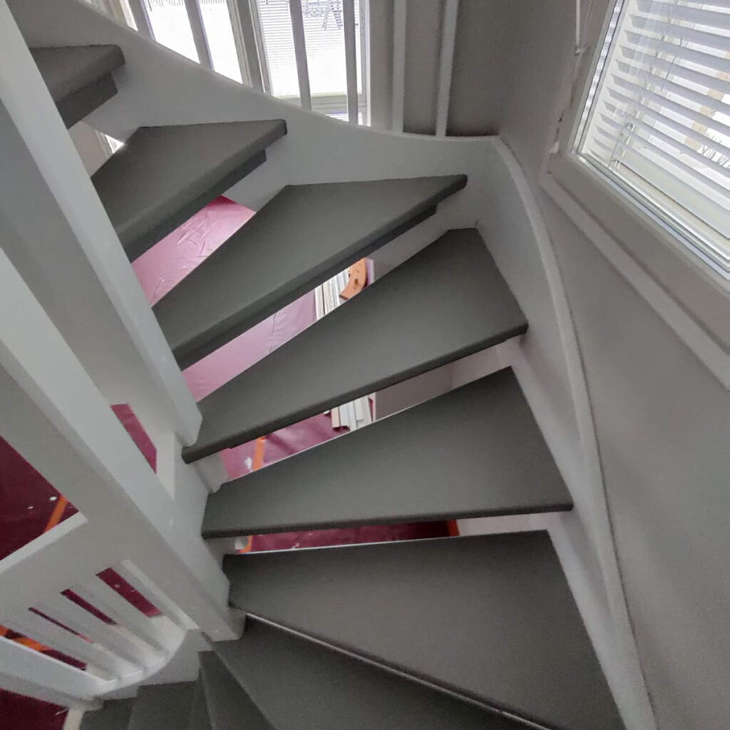 Puu- ja metalliportaat -TH-Portaat